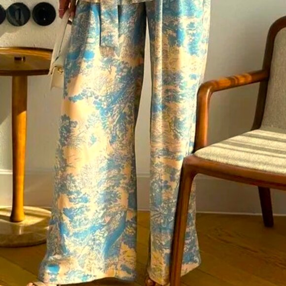 2 PIECE WARM BLUE AND CREAM TOILE PRINT BUTTON DOWN FRONT TROUSERS AND TOP SET - Picture 3 of 5
